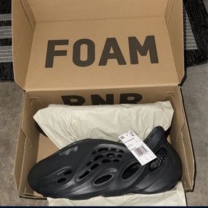 Yeezy foam runner